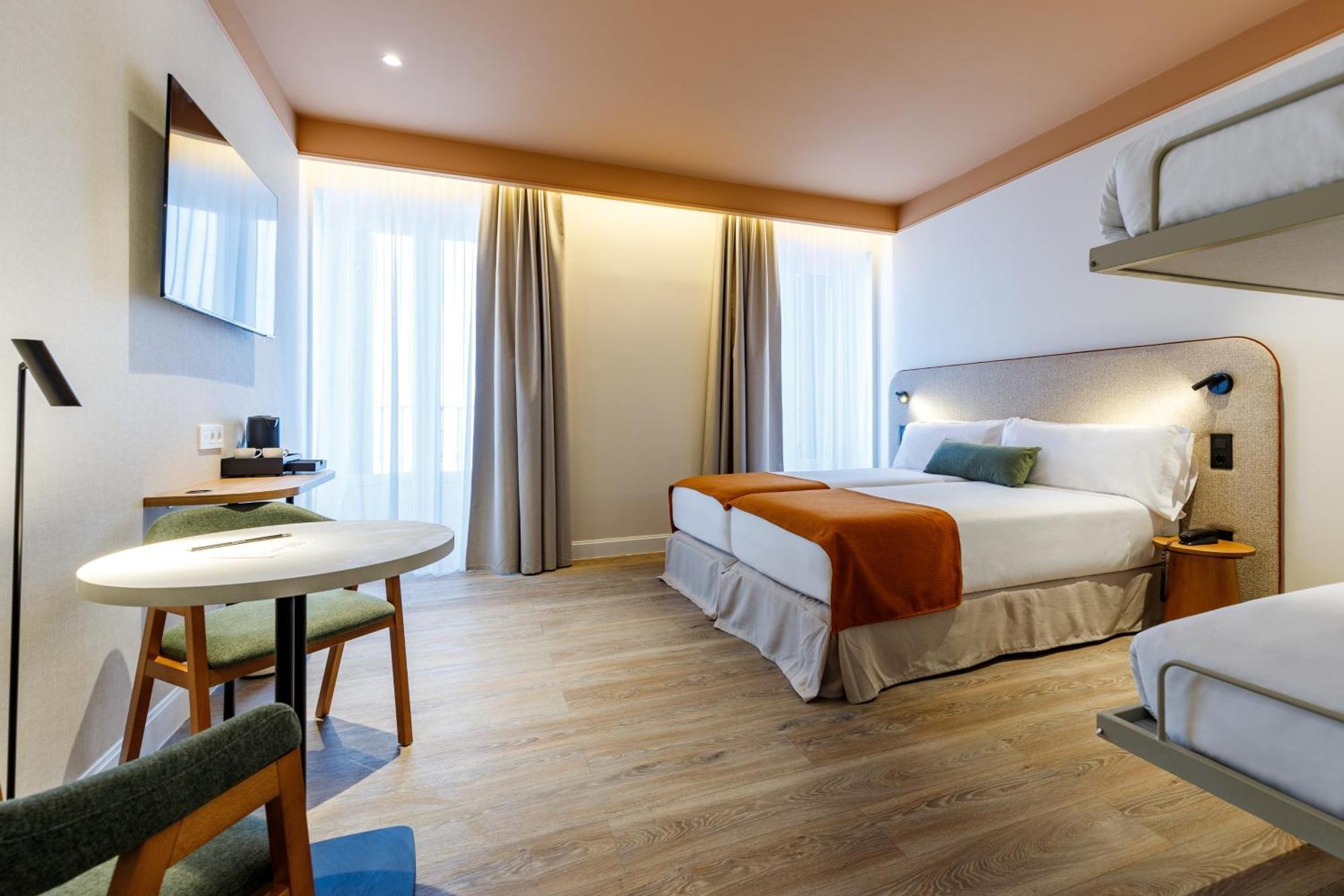 Quadruple Room,1739365206:JPEG