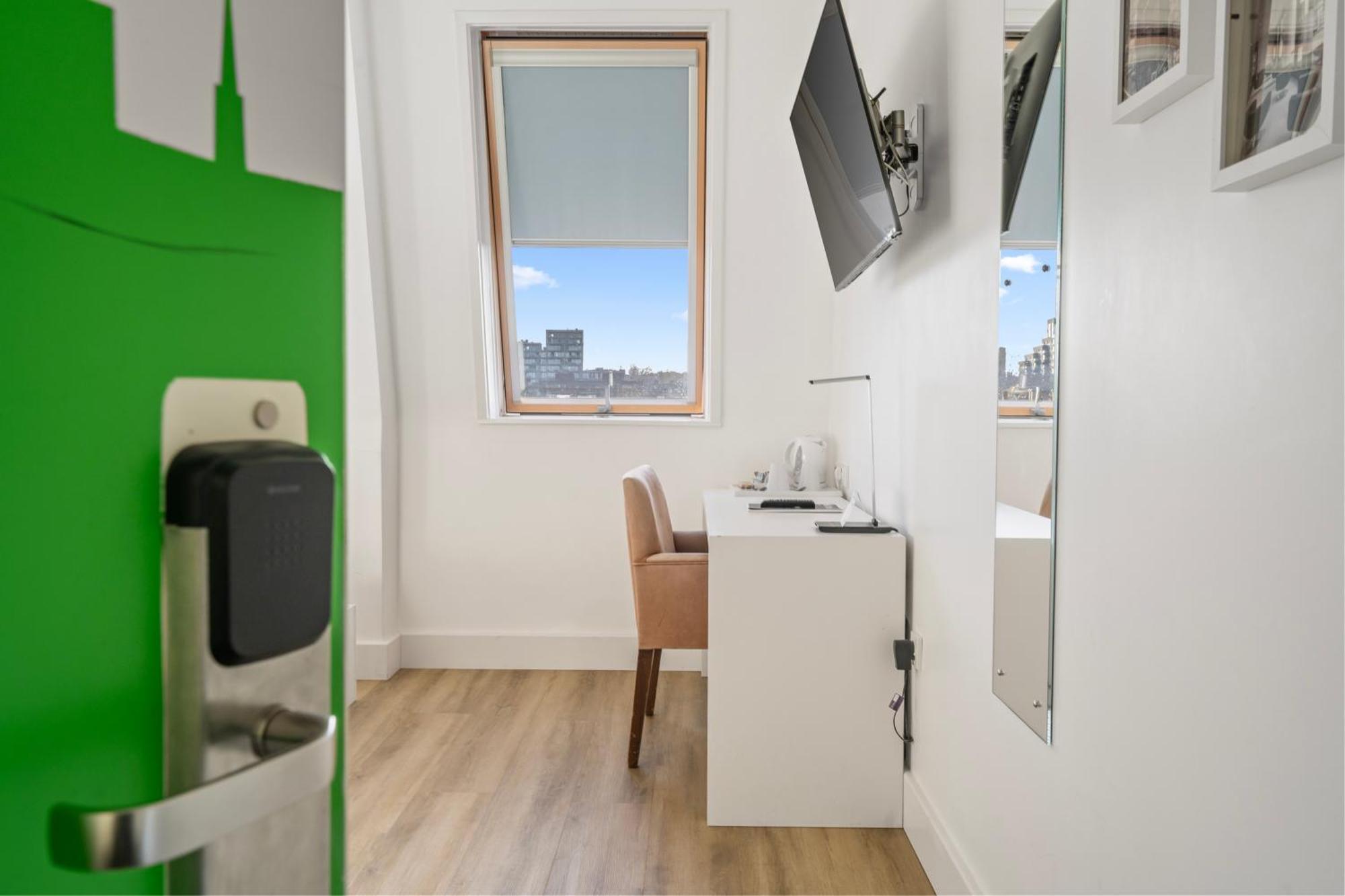 Single Room,1739429825:JPEG