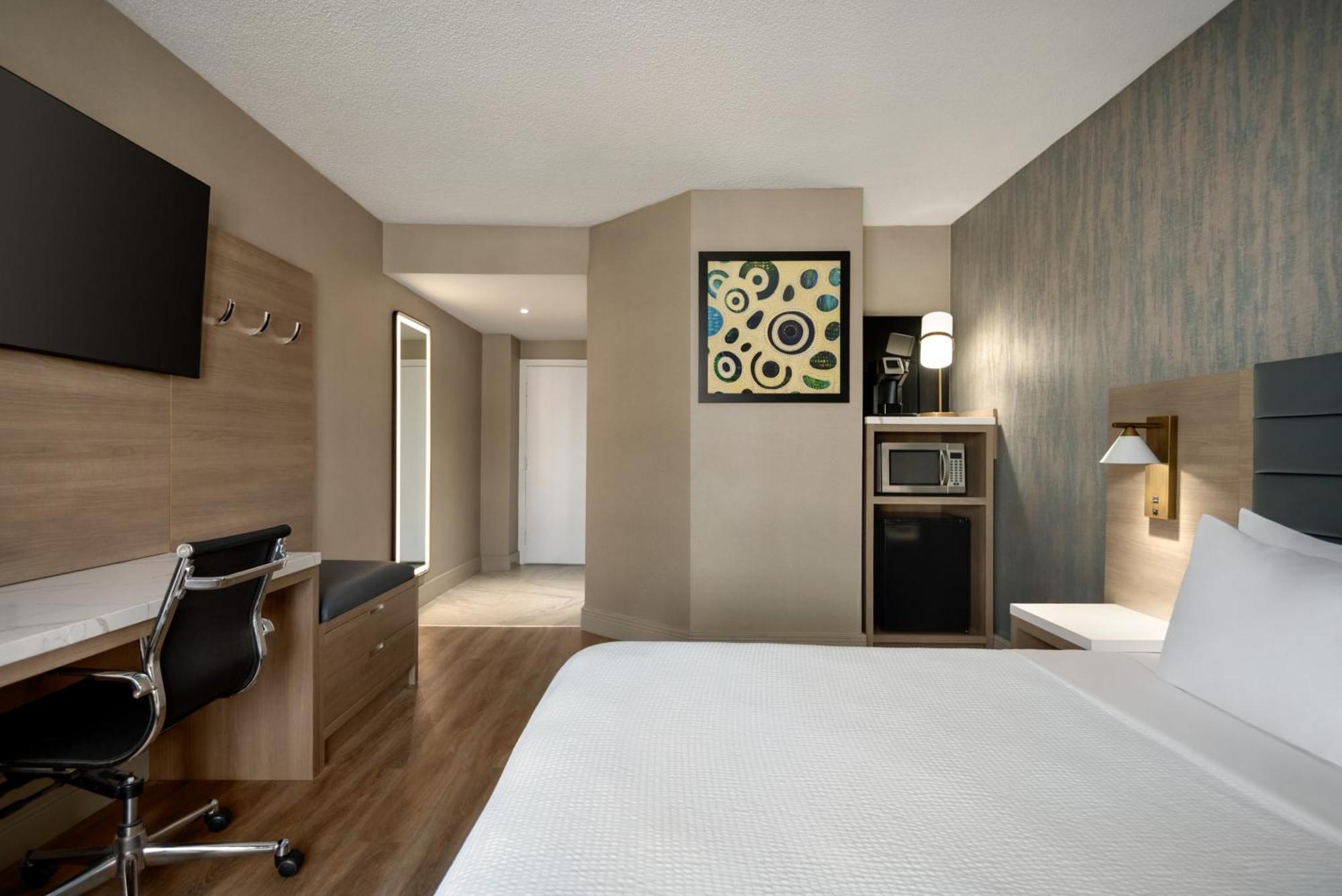 Chambre Lit King-Size - Accessible aux Personnes à Mobilité Réduite/Non-Fumeurs