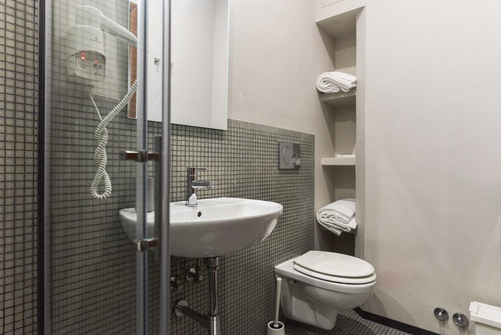 Bed 4-Bed Mixed Dormitory Room En suite Bathroom,747208766:JPEG