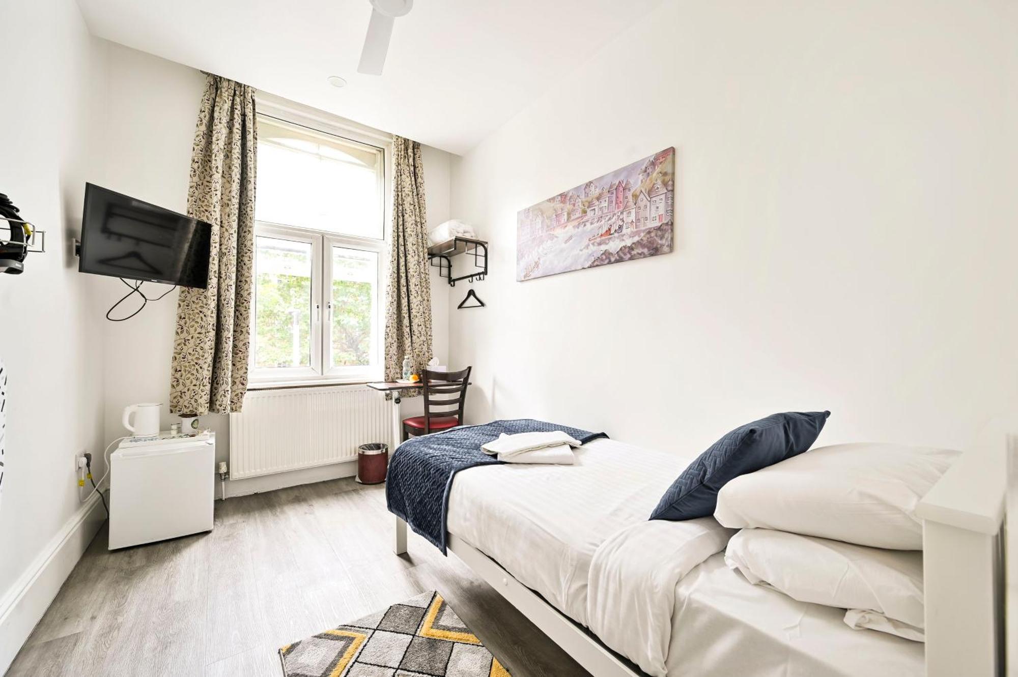 Chambre Simple avec Salle de Bains Commune
