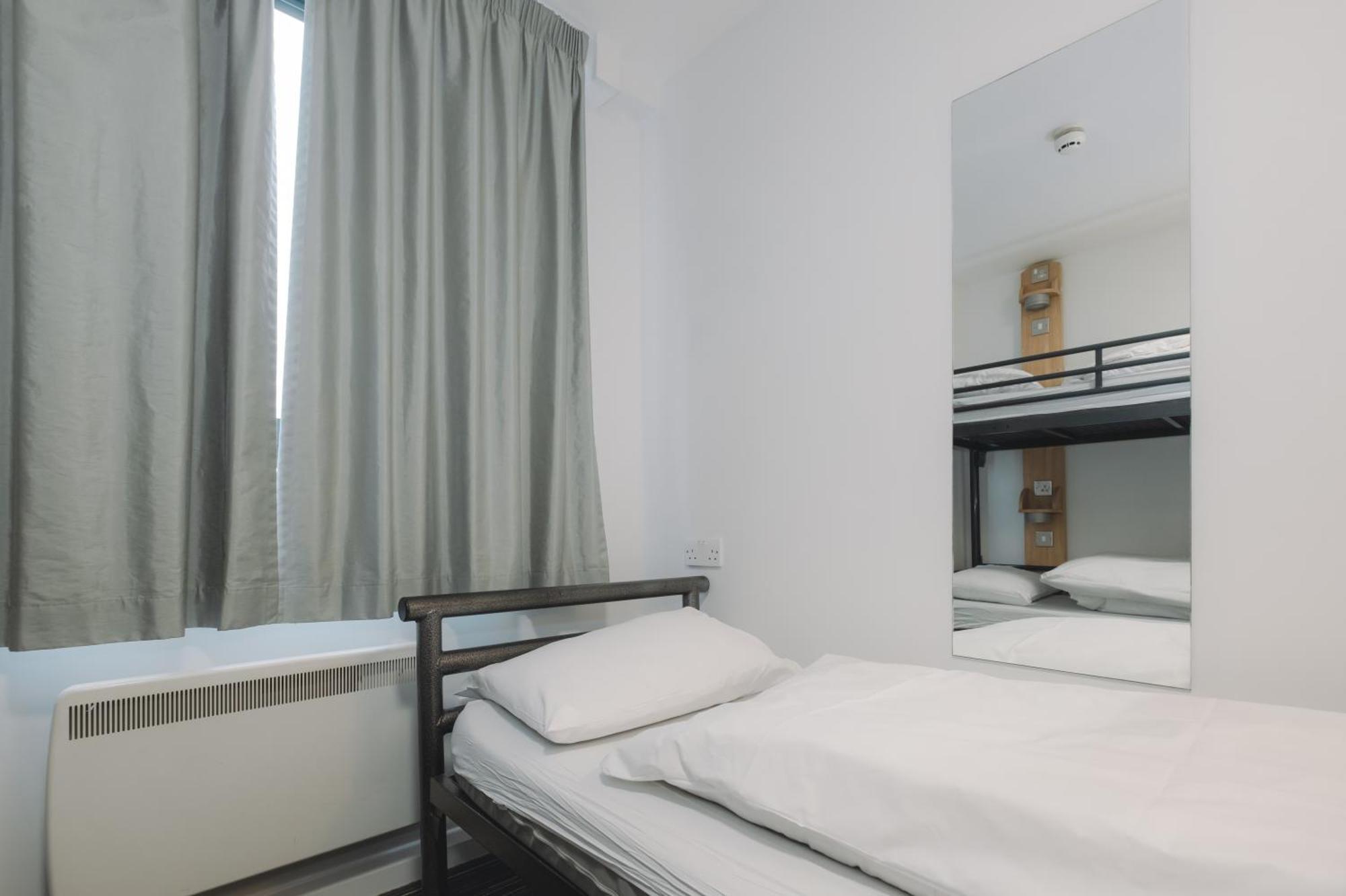 Chambre Triple avec Salle de Bains Commune
