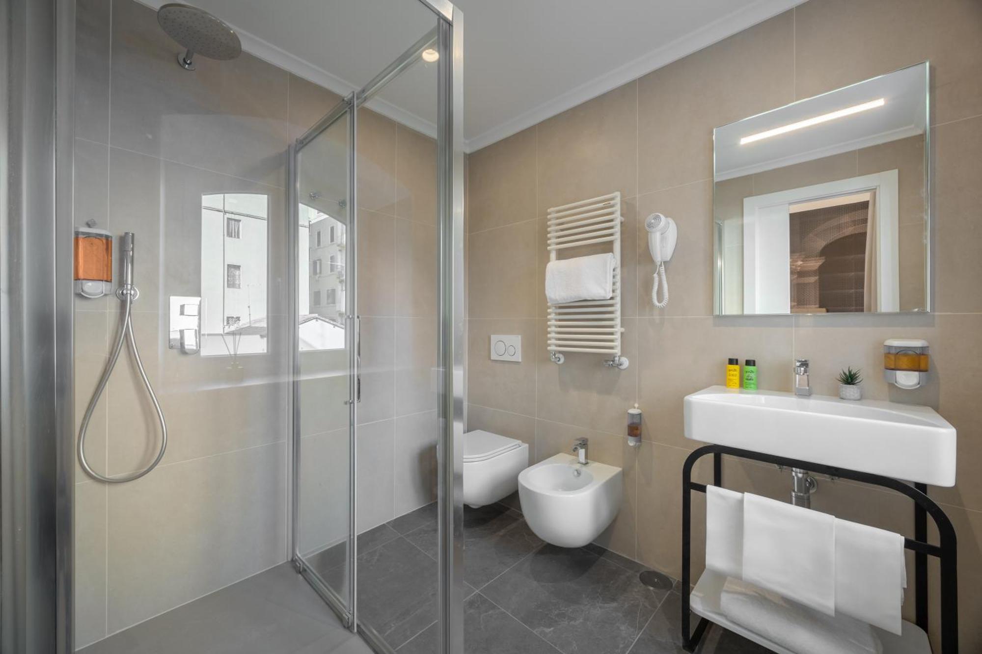 Double Room,1756502911:JPEG