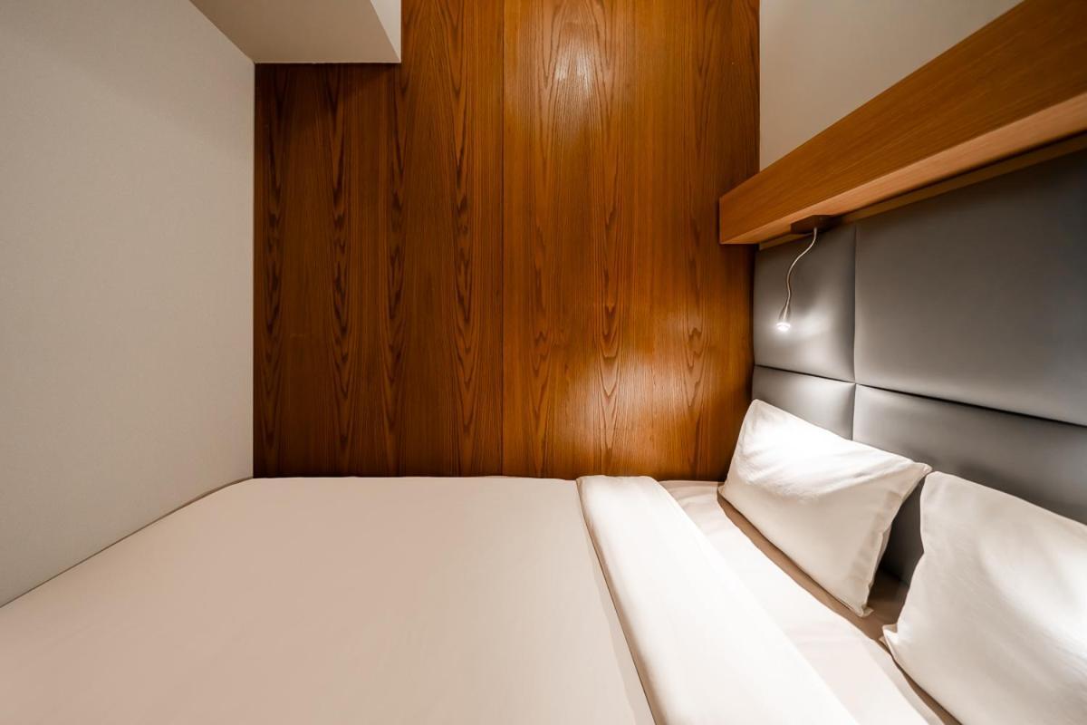 Single or Double YAWN Cabin - 6 Hour Morning Stay from 07:00-13:00 hrs (7am-1pm)