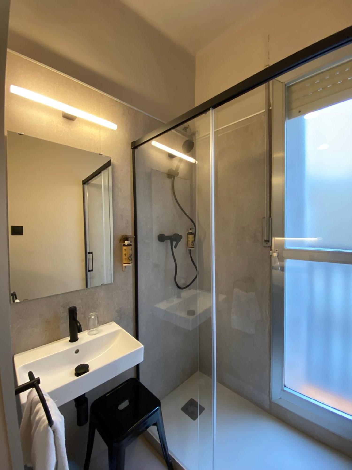 Single Room Shared Shower Toilet,1758557948:JPEG