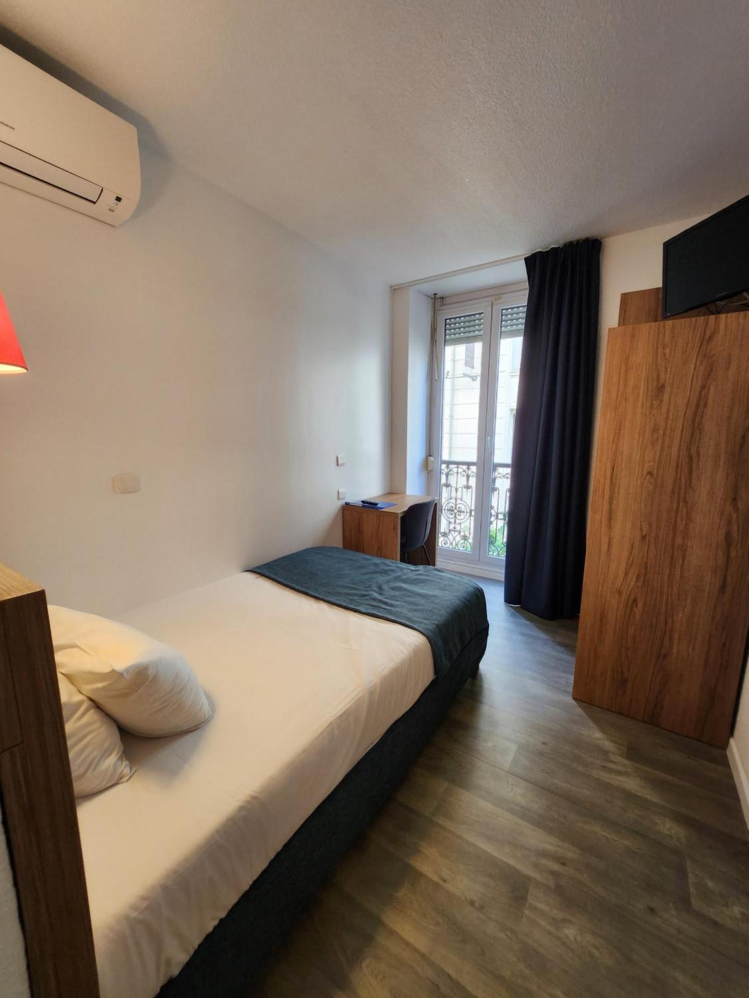 Single Room,1765176622:JPEG