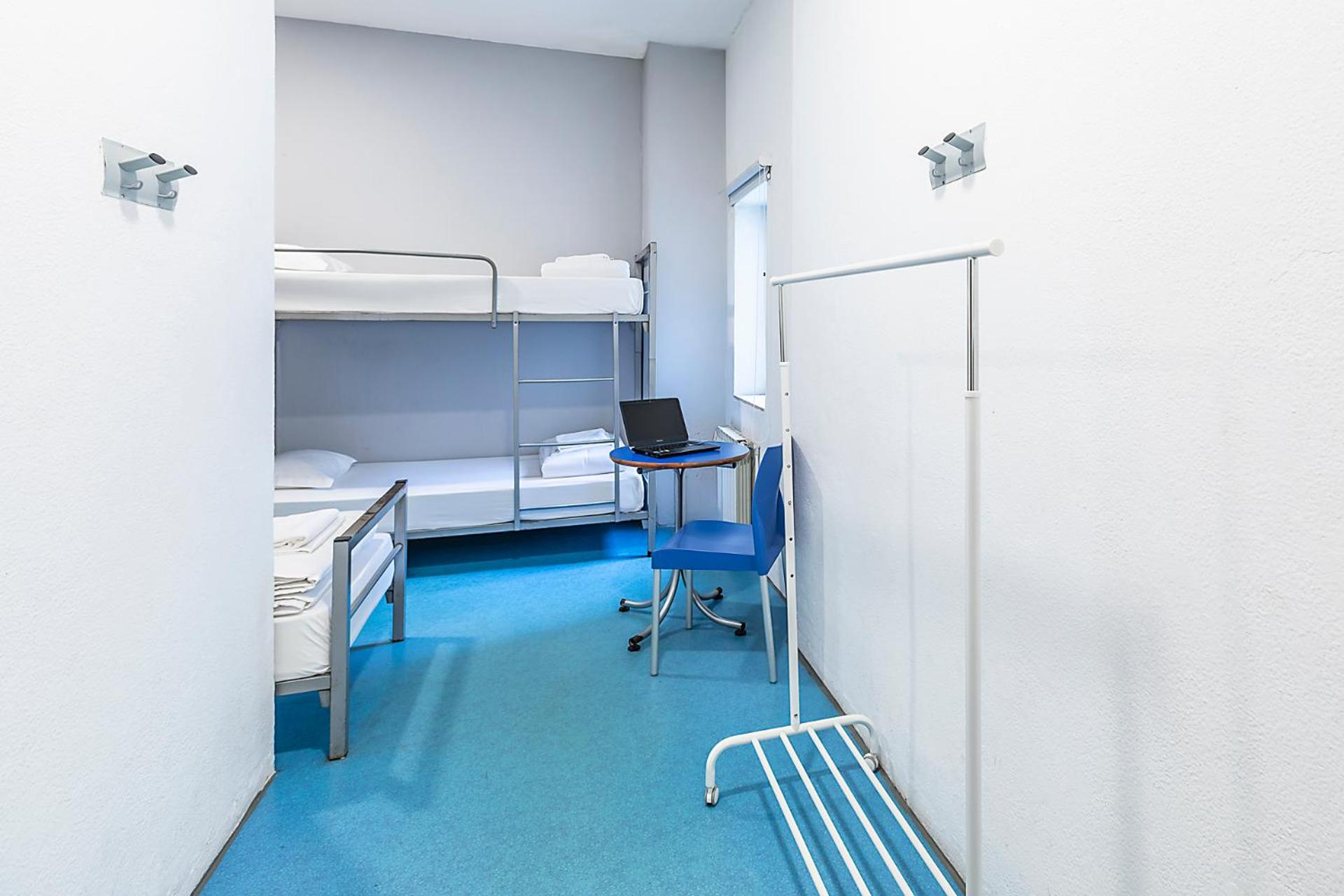 Lit Superposé dans Dortoir pour Femmes