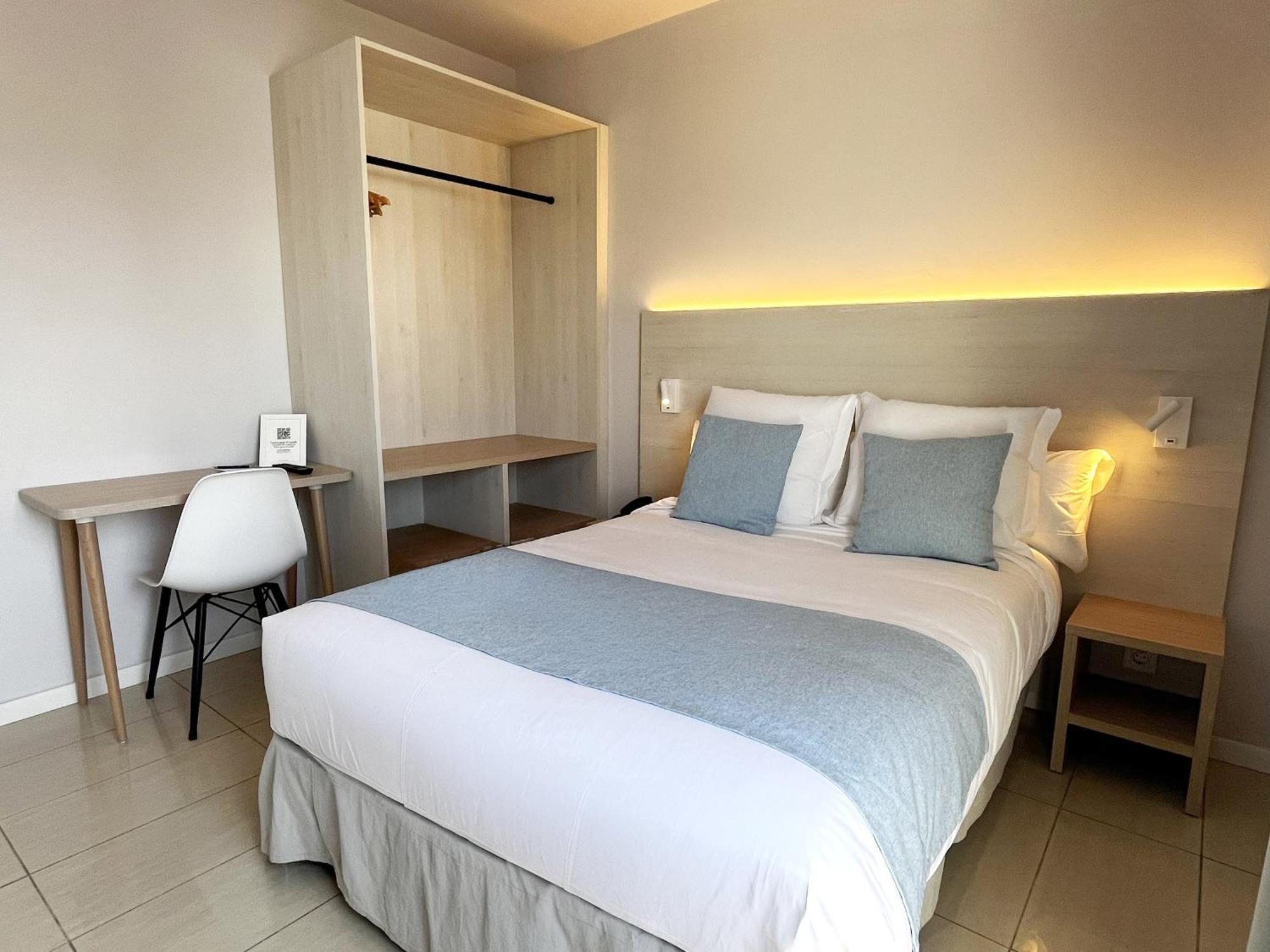 Chambre Double Latérale avec Balcon