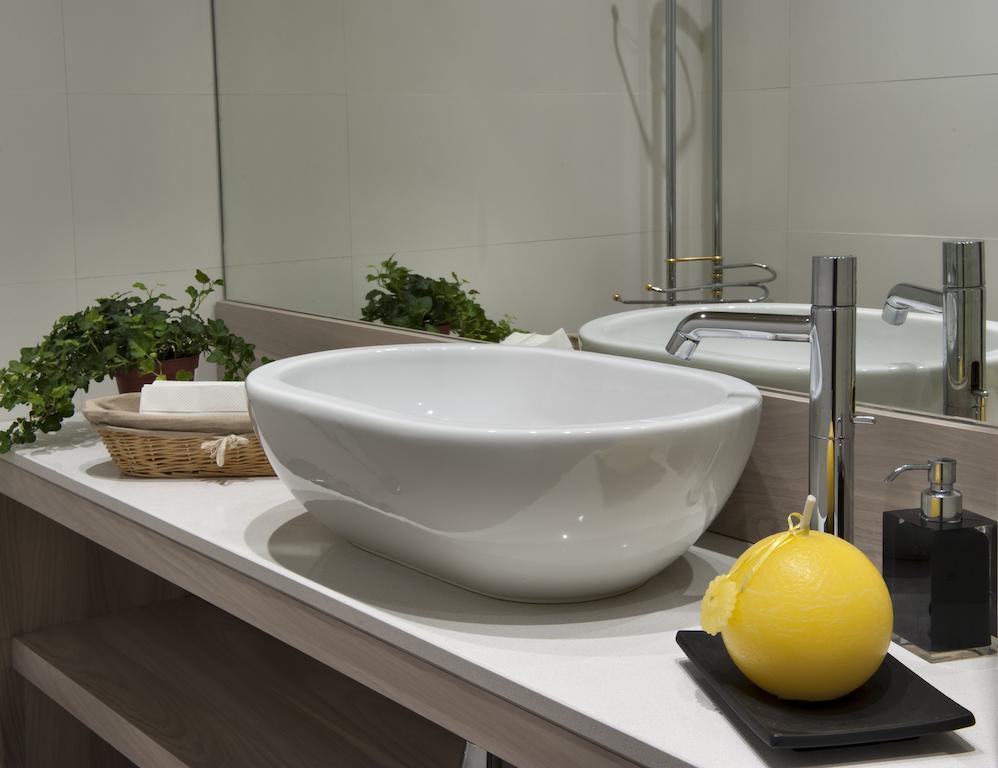 Single Room,685639236:JPEG