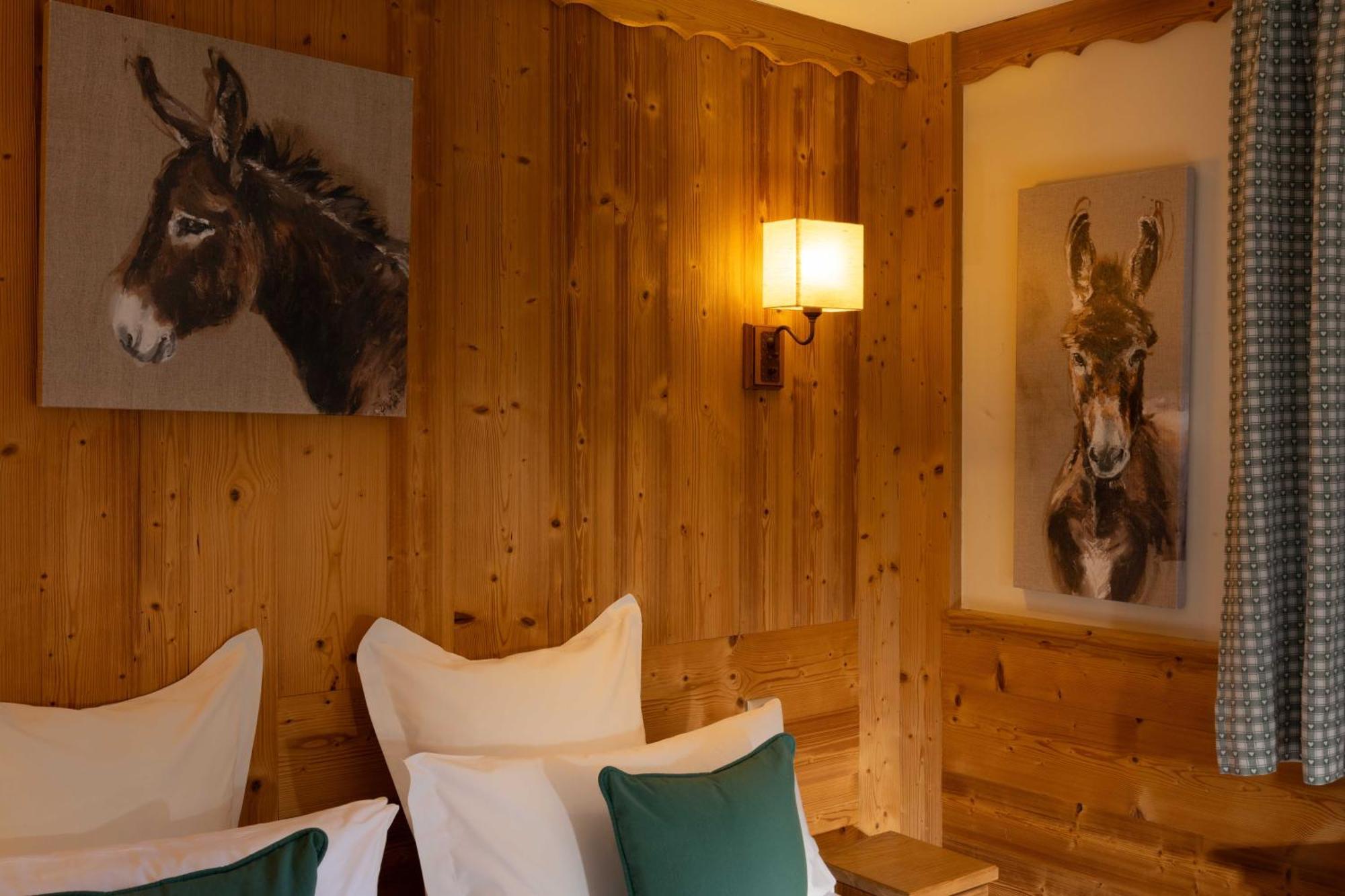 Standard Double Room,1766161510:JPEG