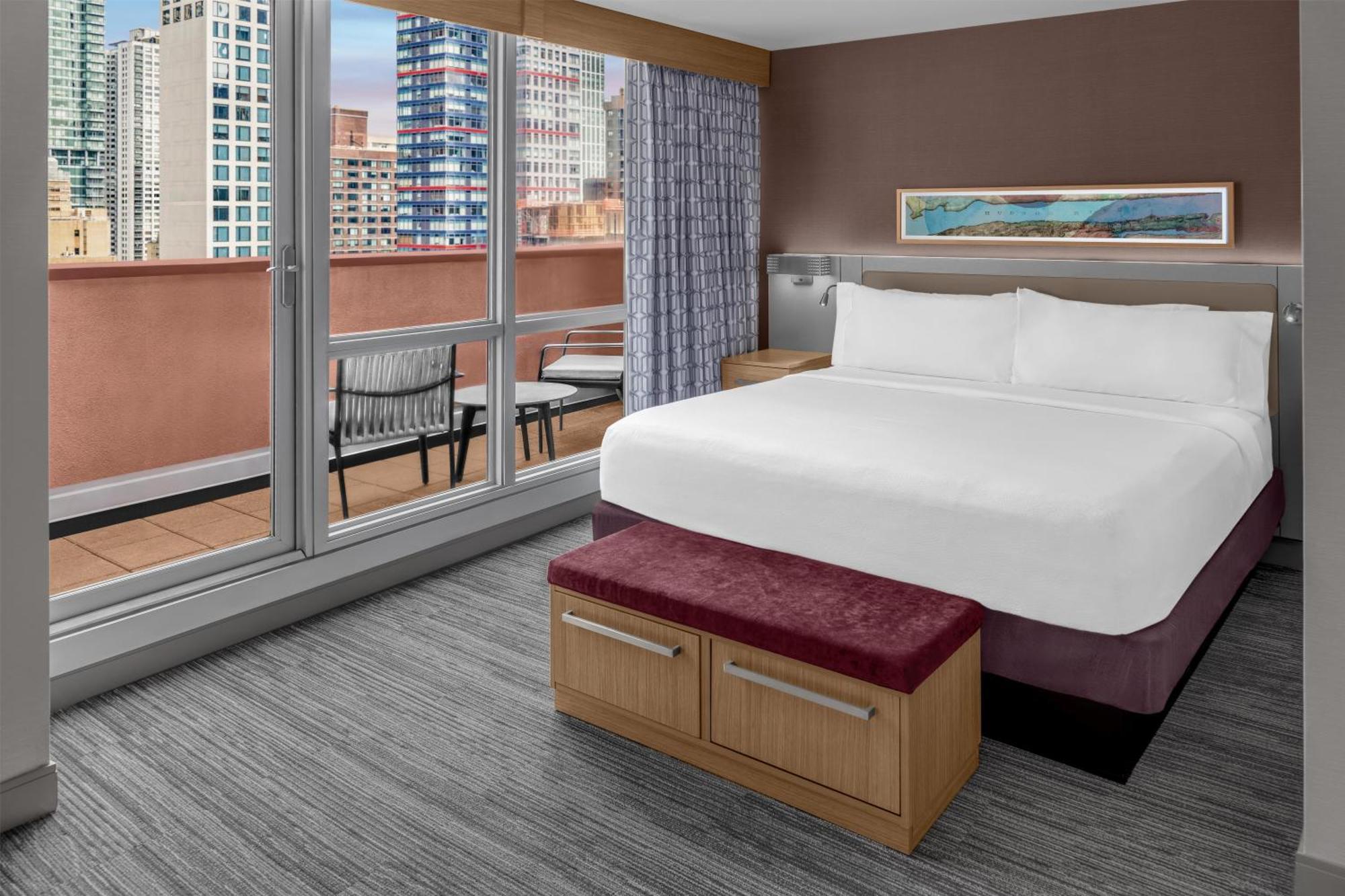 Chambre Lit King-Size avec Terrasse - Vue sur Ville