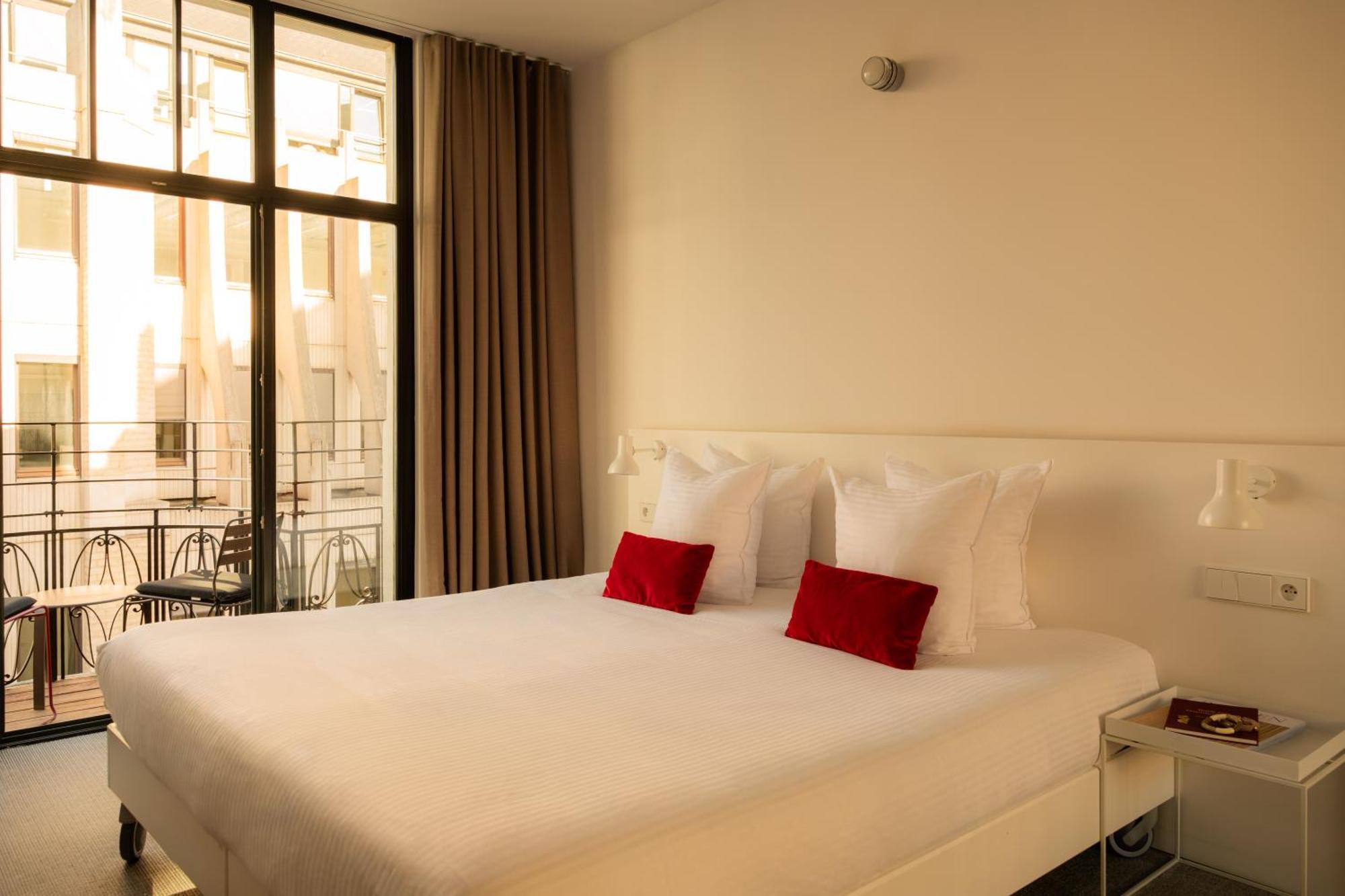 Double Room,1770438615:JPEG