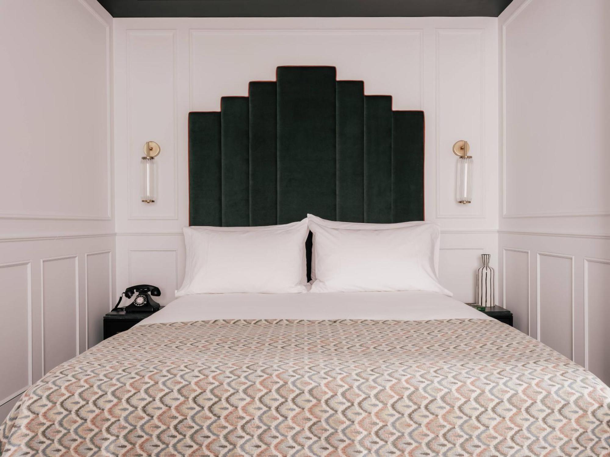 Junior Suite,1770506204:JPEG