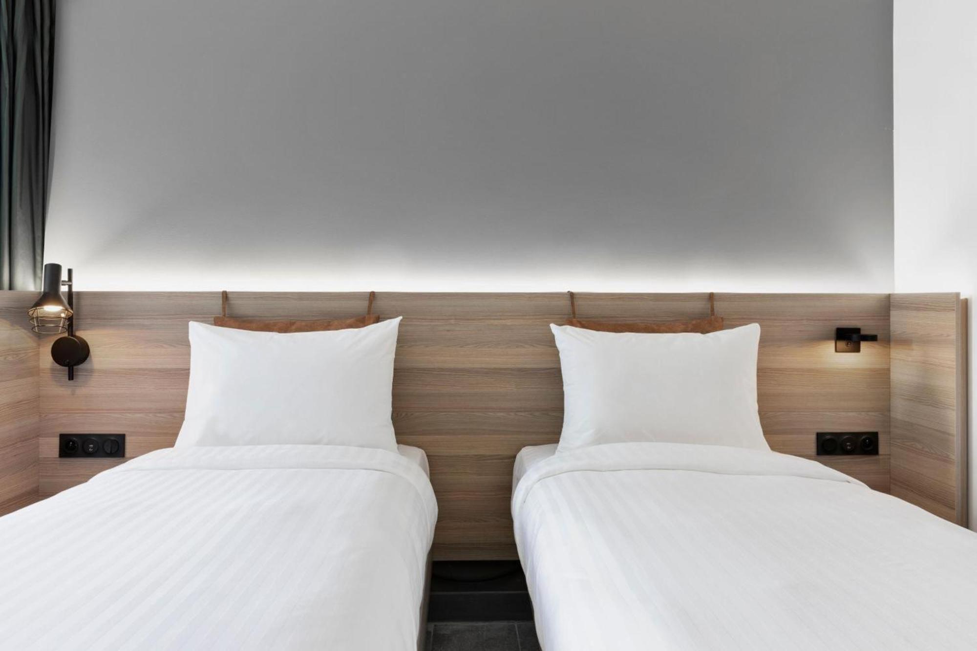 Twin Room,1770705122:JPEG
