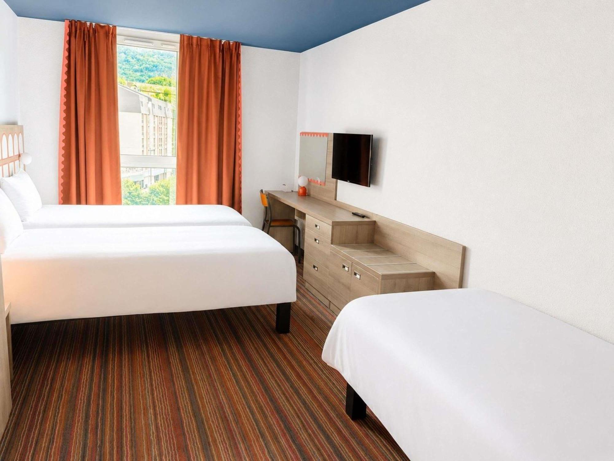 Chambre POP avec 3 Lits Simples