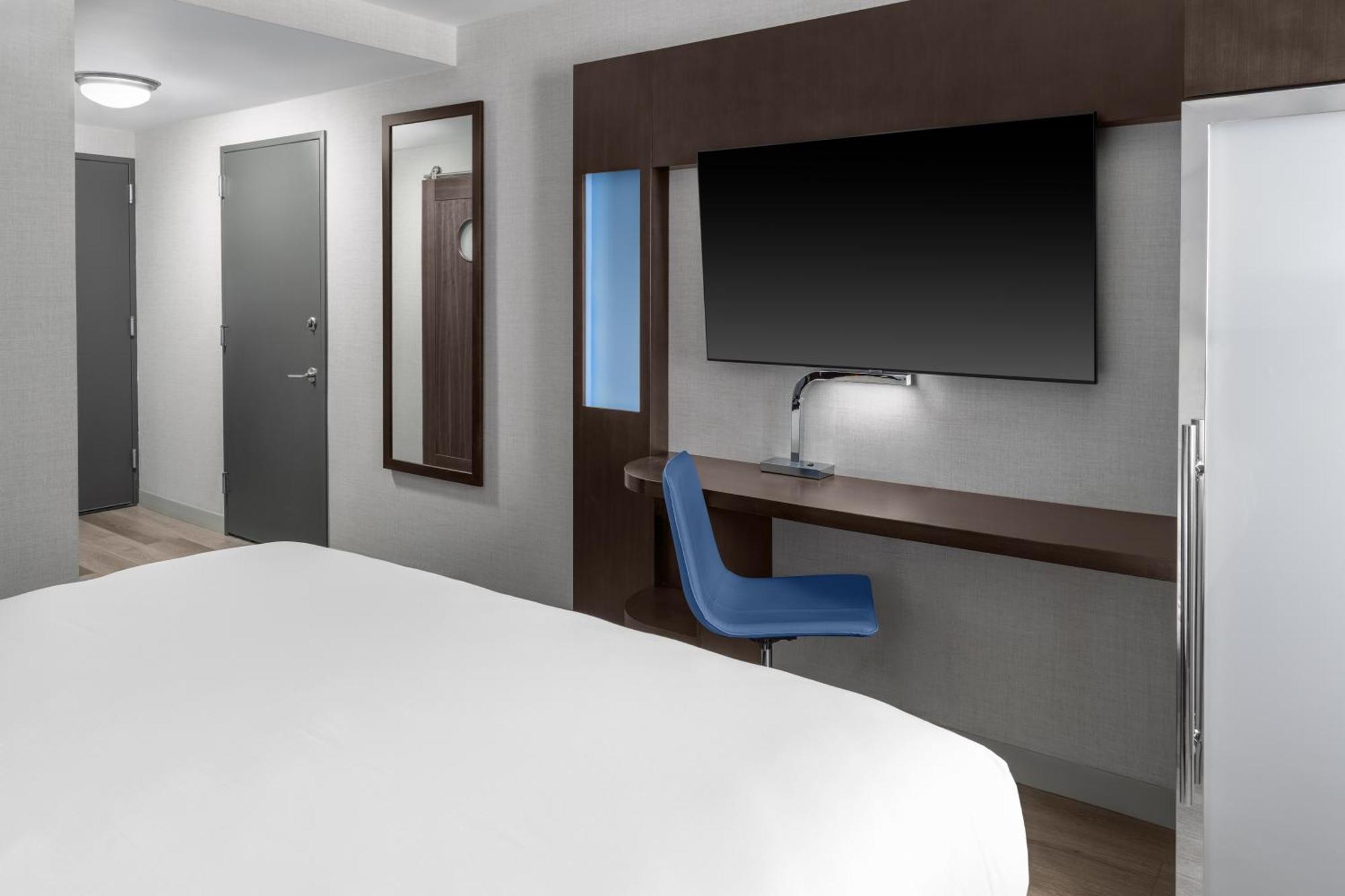 King Room Mobility Hearing Accessible Roll Shower,1772969593:JPEG
