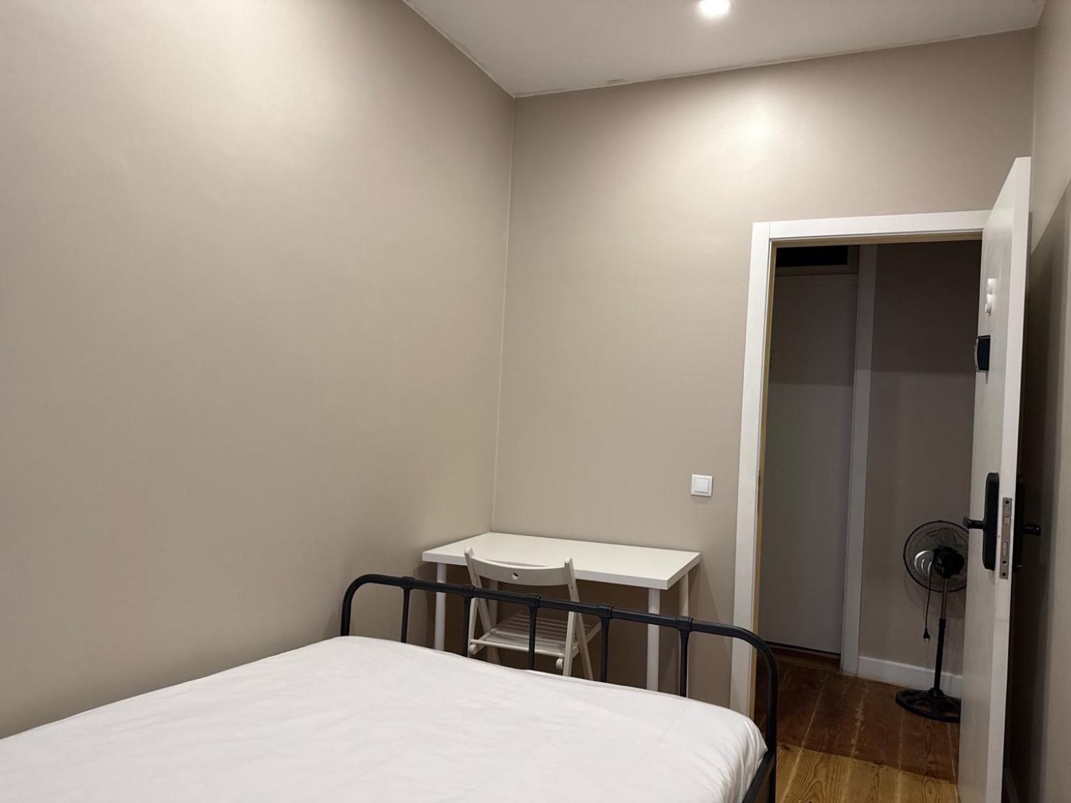 Chambre Double avec Toilettes Communes