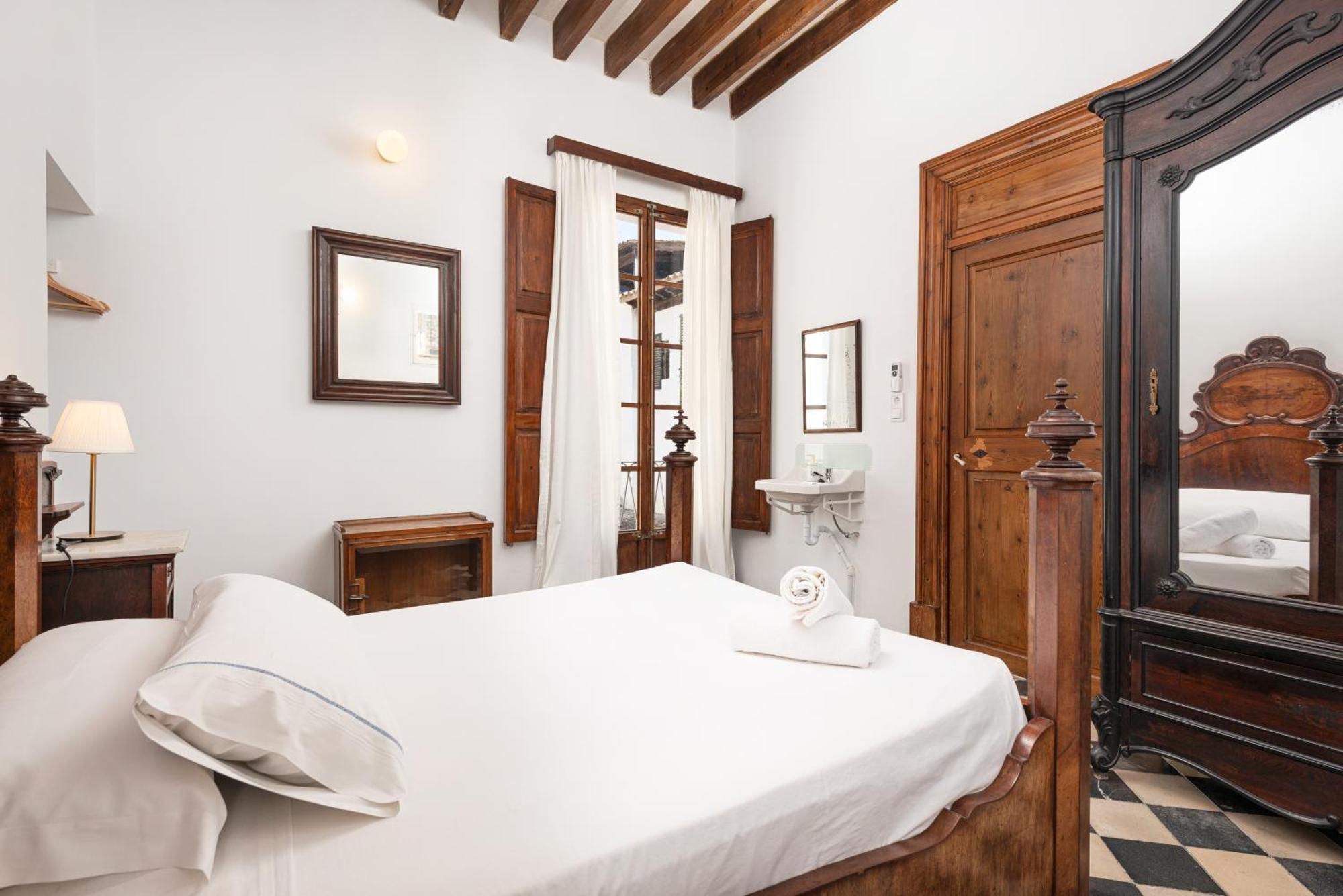 Chambre Lits Jumeaux avec Salle de Bains Commune