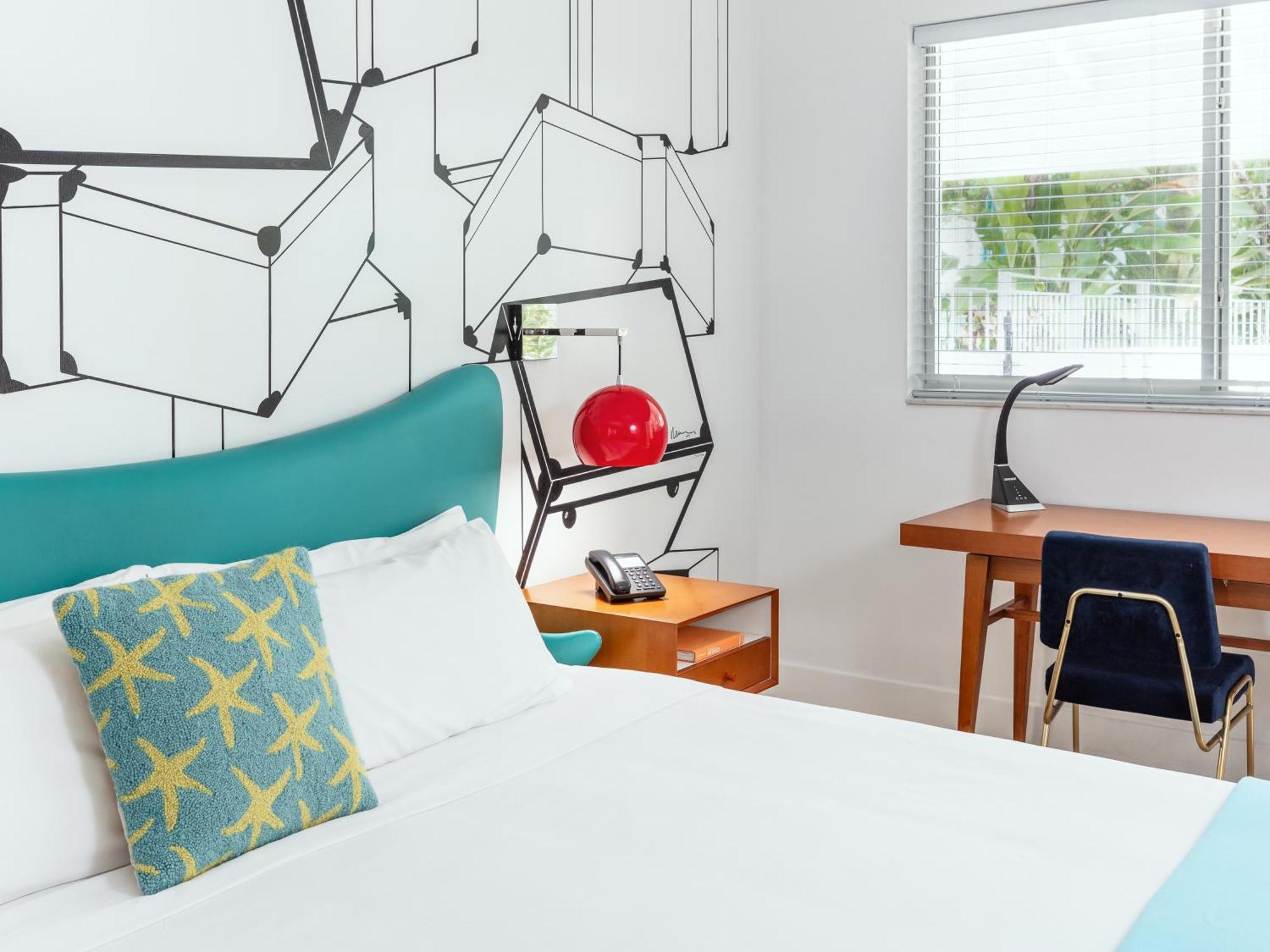 Chambre Lit King-Size - Accessible aux Personnes à Mobilité Réduite