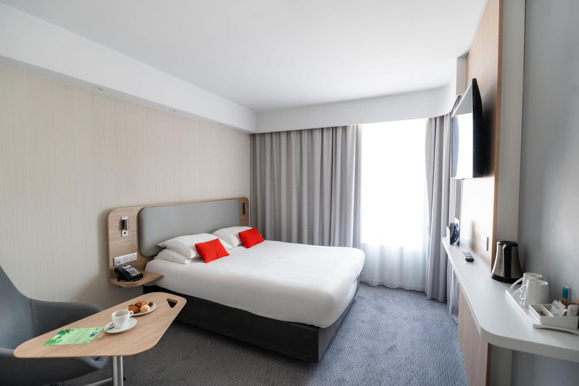 Chambre Lit Queen-Size Standard - Vue sur Montagnes - Petit-Déjeuner Gratuit