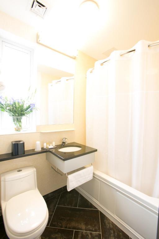 Chambre Lit King-Size - Vue sur Ville