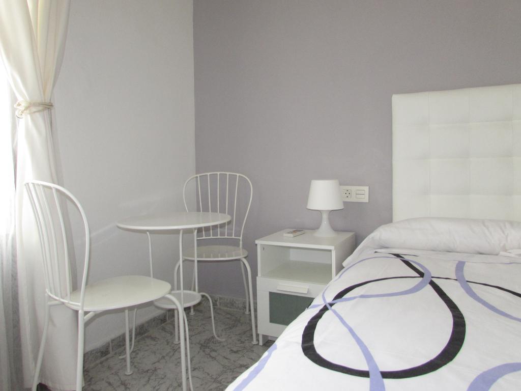 Chambre Simple avec Salle de Bains Privative et Terrasse