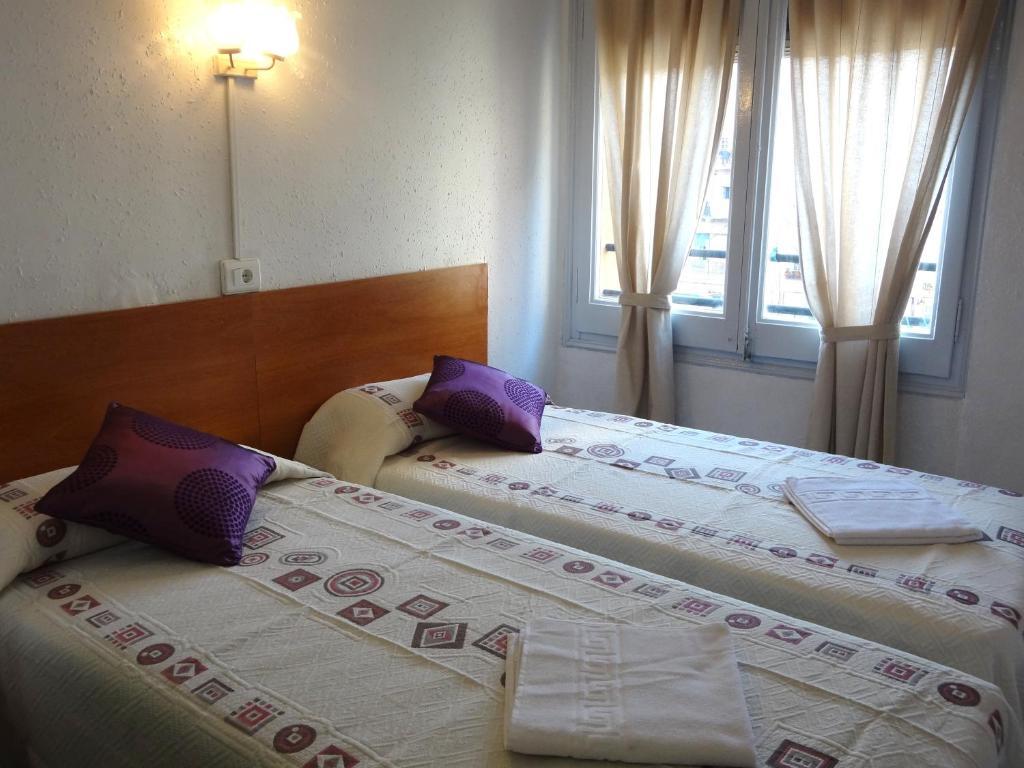 Chambre Lits Jumeaux avec Salle de Bains Privative