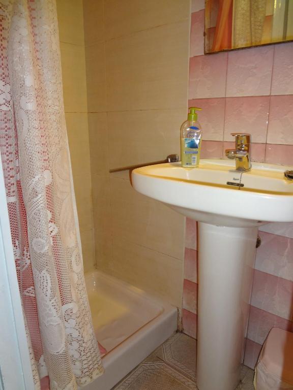 Chambre Simple avec Salle de Bains Commune