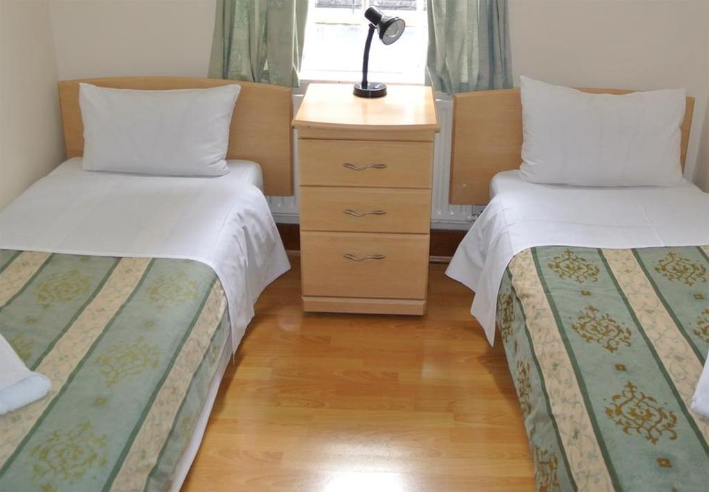 Twin Room with Shared Bathroom