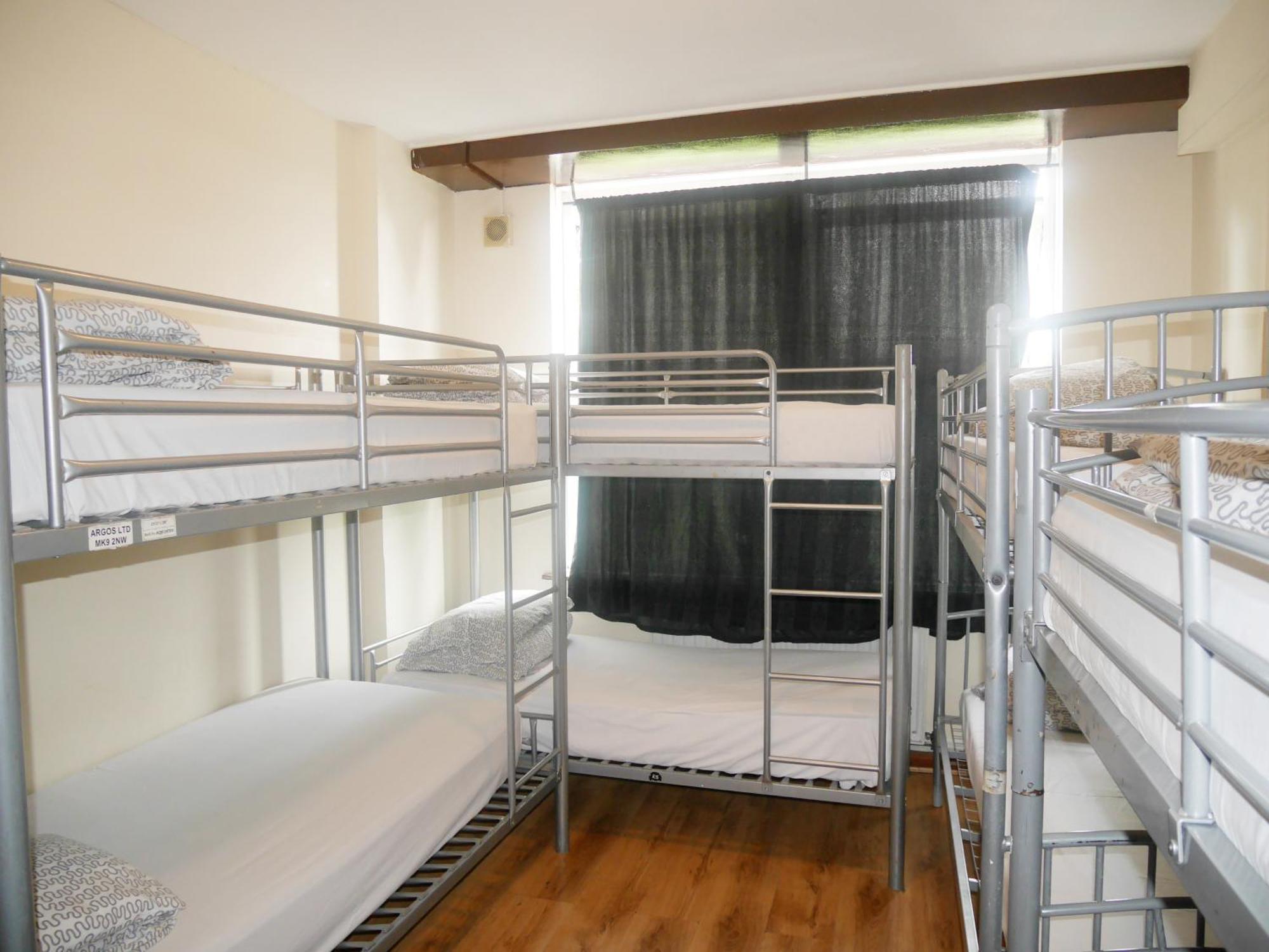 Lit dans Dortoir Mixte de 8 Lits