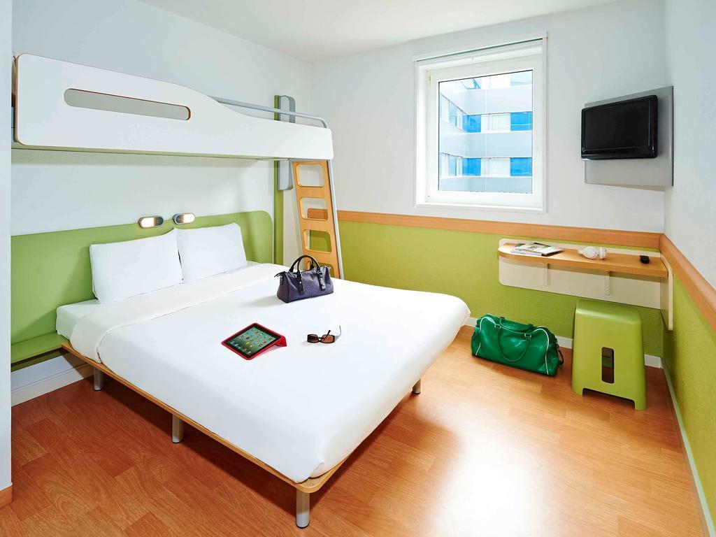 Chambre Standard avec 1 Lit Double et 1 Lit Superposé