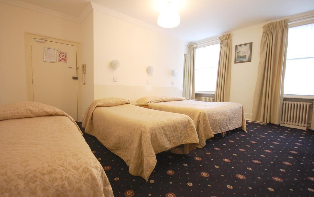 Chambre Quadruple avec Salle de Bains