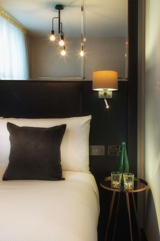 Small Double Room,461144460:JPEG