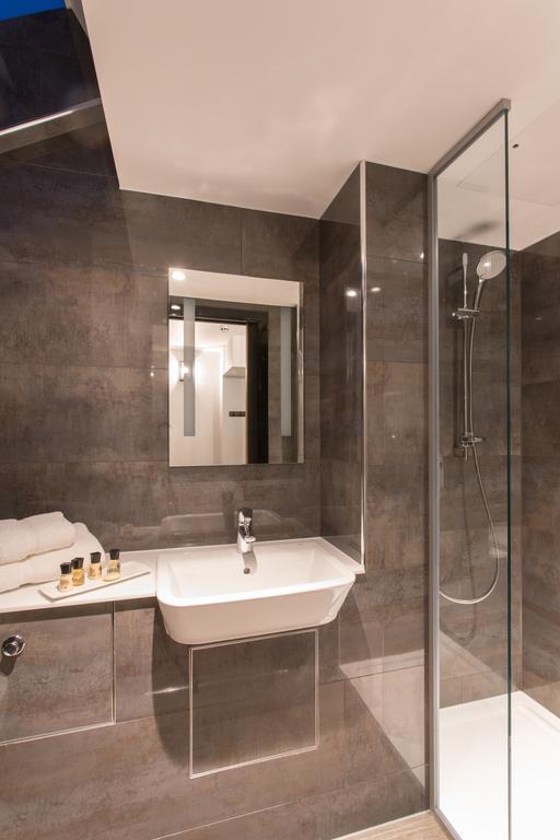 Deluxe Double Room,461143620:JPEG