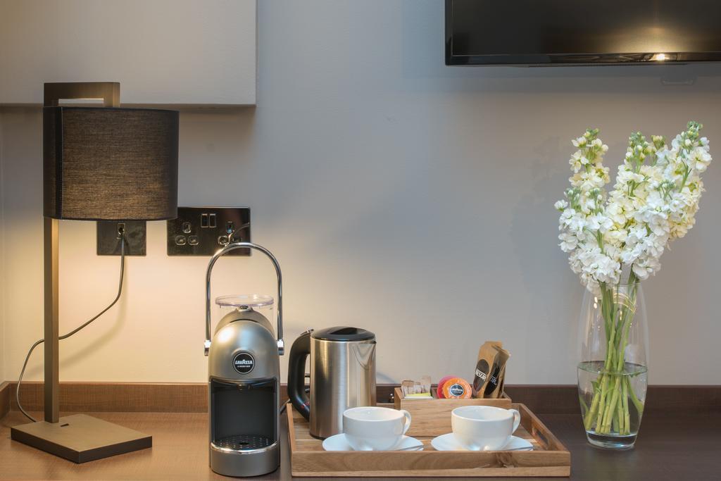 Superior Studio,461658192:JPEG