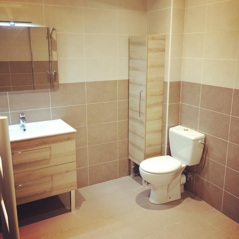 Superior Family Studio,462246765:JPEG