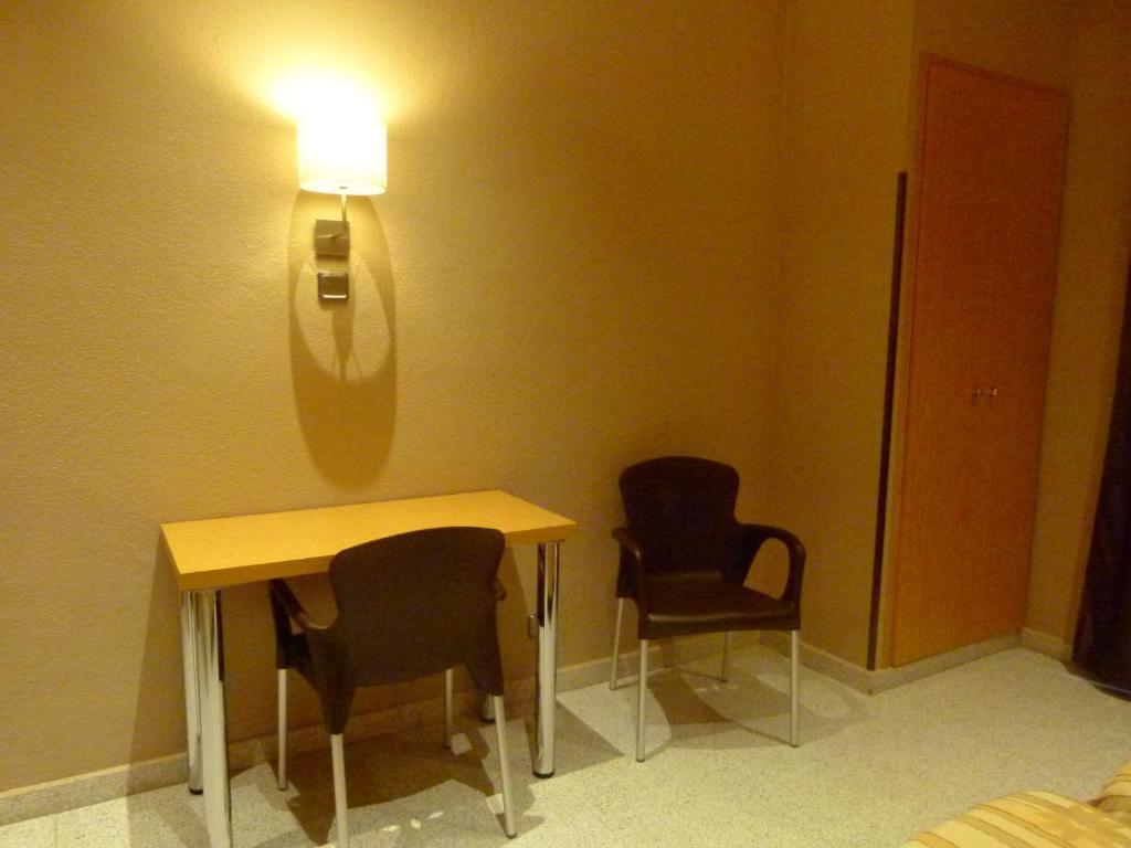 Chambre Double ou Lits Jumeaux avec Salle de Bains
