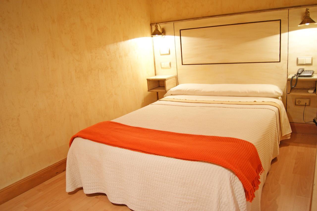 Double or Twin Room,683257455:JPEG