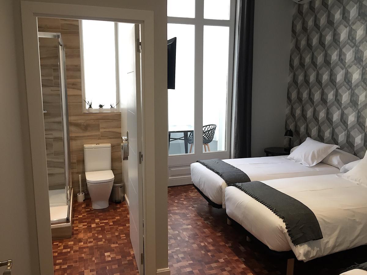 Chambre Triple avec Salle de Bains Privative