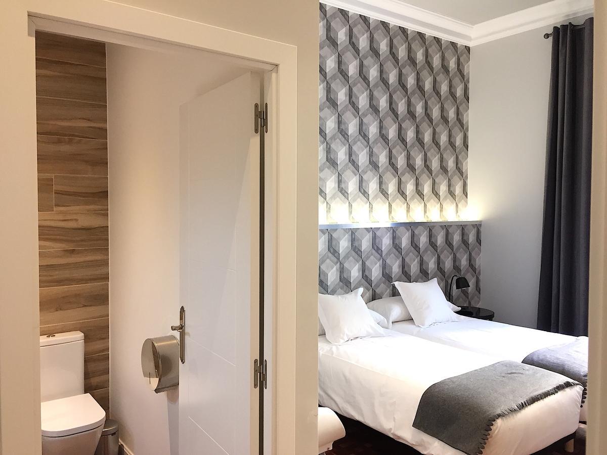 Chambre Lits Jumeaux avec Salle de Bains Privative