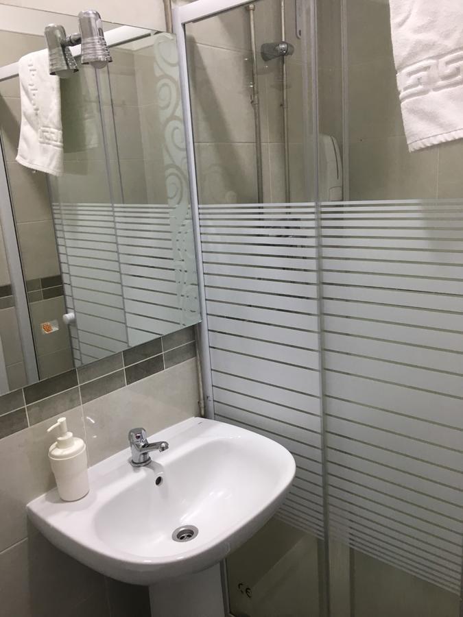 Chambre Triple avec Salle de Bains Privative