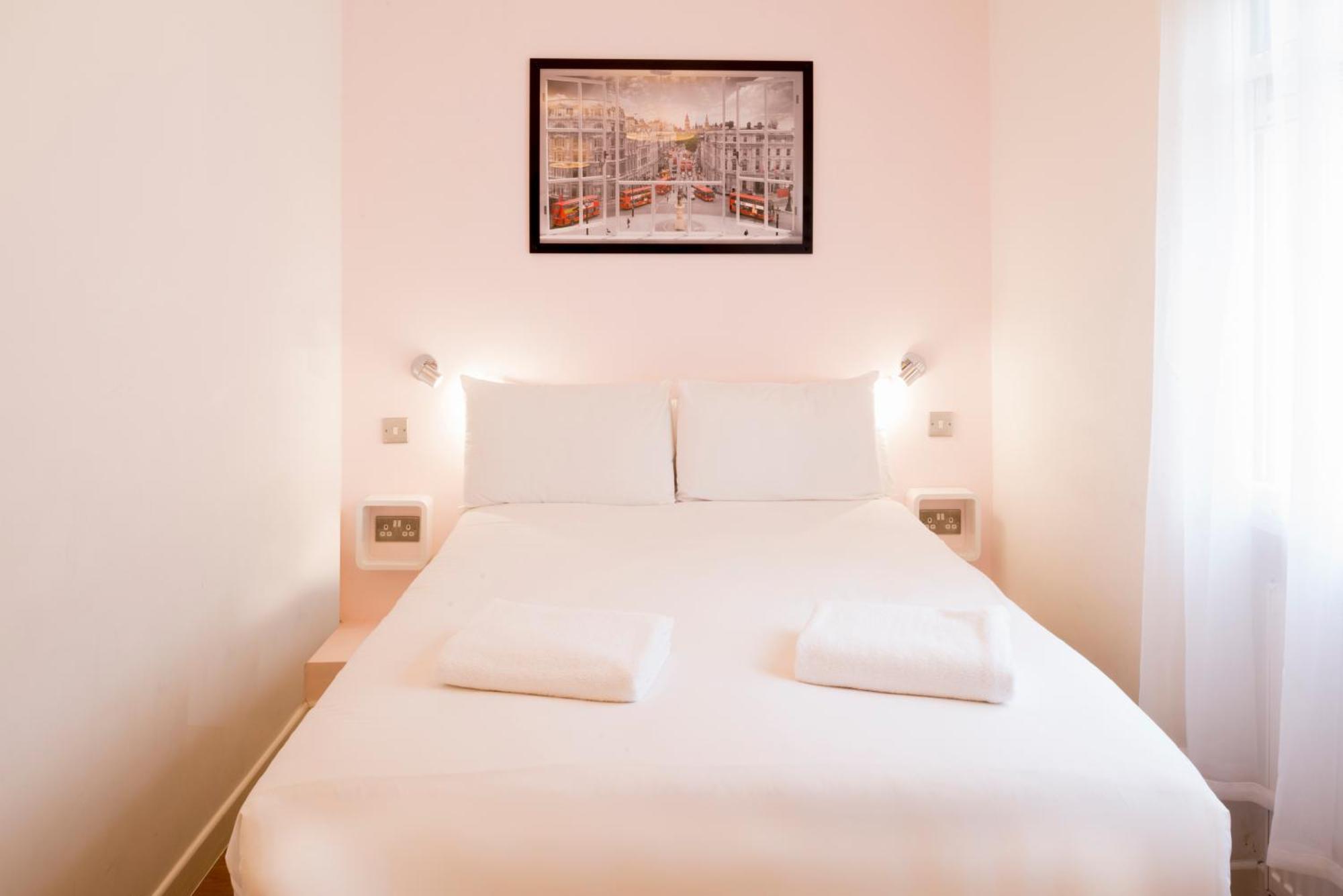 Small Double Room,1208773657:JPEG