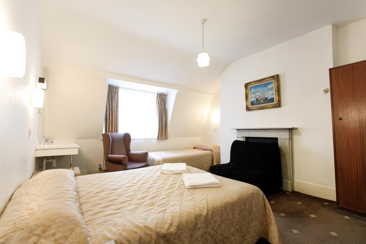 Chambre Quadruple avec Salle de Bains Commune