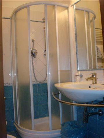 Triple Room,681420819:JPEG