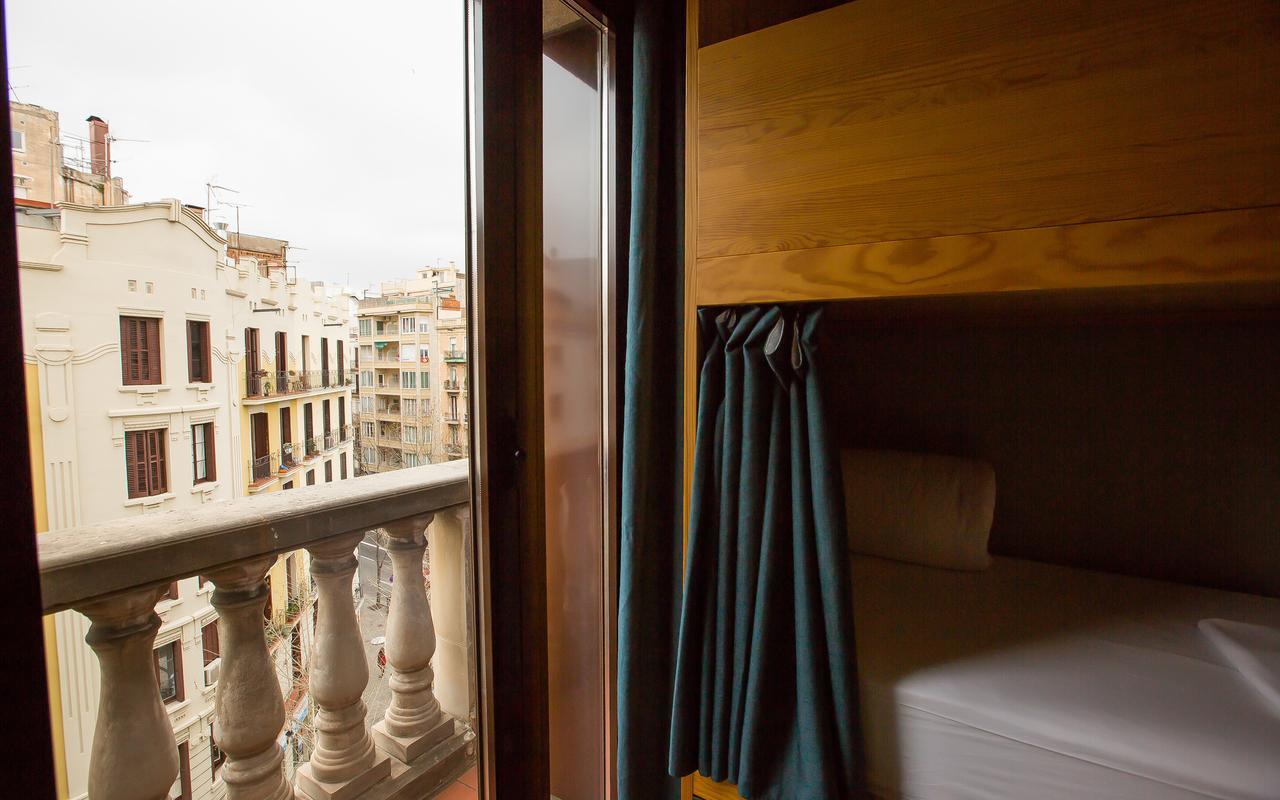Chambre Quadruple Lits Superposés avec Salle de Bains