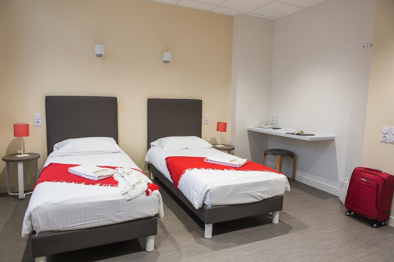 Chambre Triple Premium - Accessible aux Personnes à Mobilité Réduite