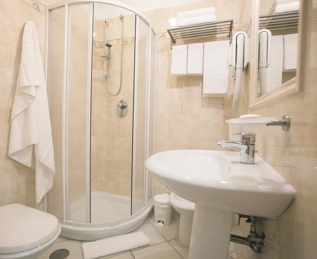 Double or Twin Room,640062429:JPEG