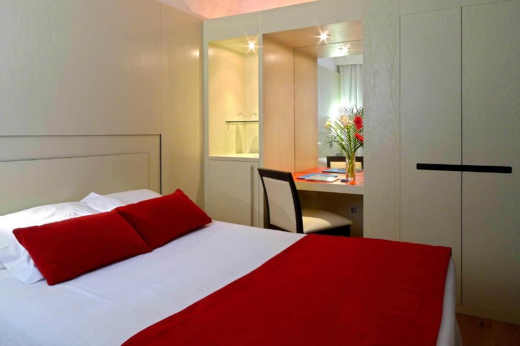 Petite Chambre Double (2 Adultes)