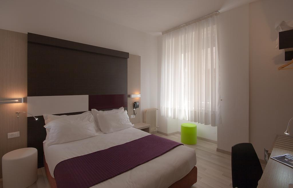 Double or Twin Room,67885637:JPEG