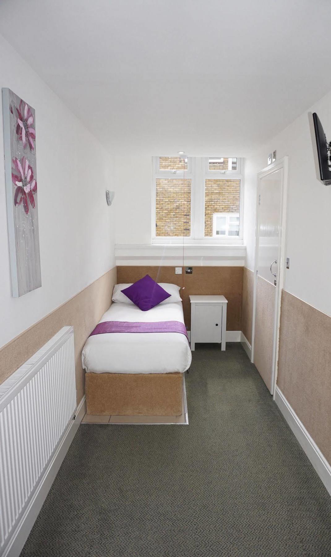 Chambre Simple - Accessible aux Personnes à Mobilité Réduite
